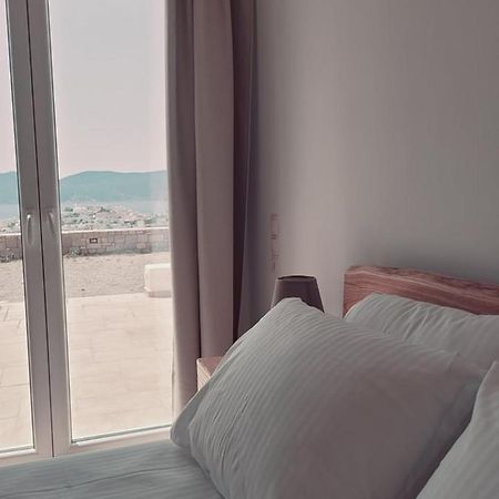 Polivios Suites Adamantas  Esterno foto