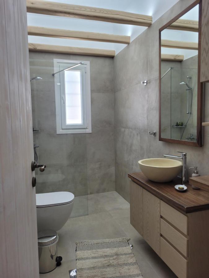 Polivios Suites Adamantas  Esterno foto